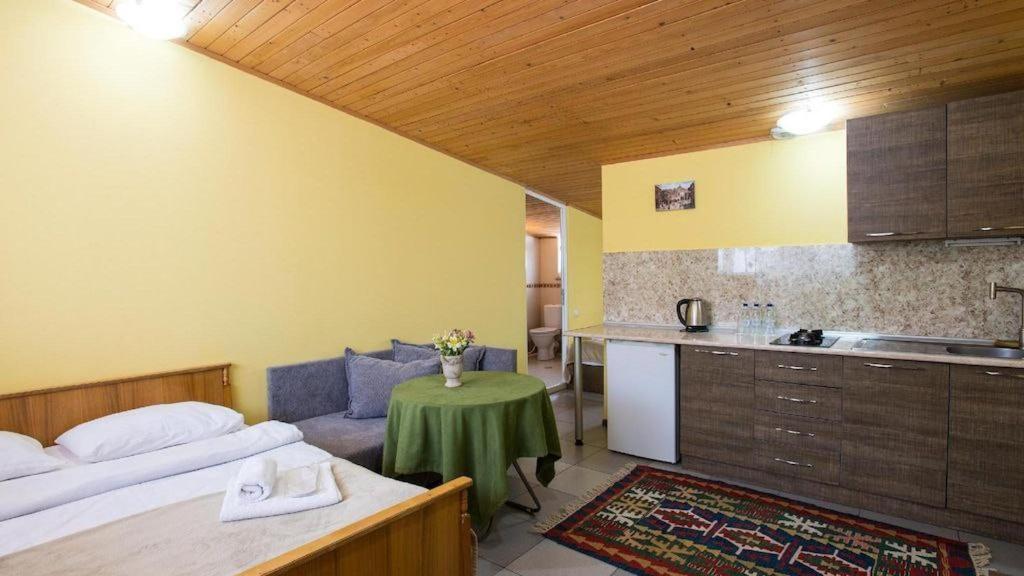 טביליסי Gallary Hostel מראה חיצוני תמונה